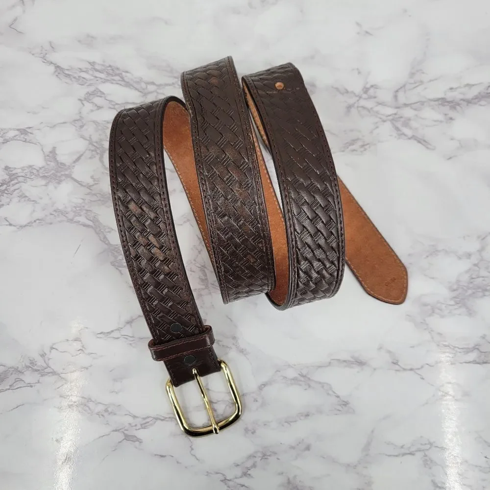 Men's Brown Woven Basket Weave Pattern Leather Belt Size 48 Gold Toned Buckle
